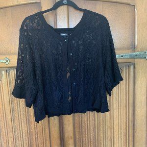 Torrid Black Lace Shrug 4x (Size 5)